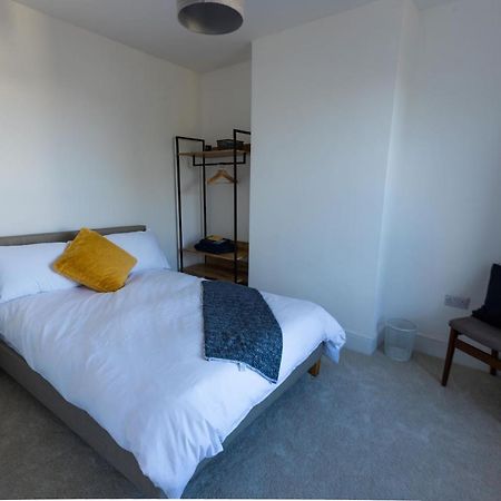 Appartement Amazing New 3 Double Bed House In Staple Hill! à Bristol Extérieur photo
